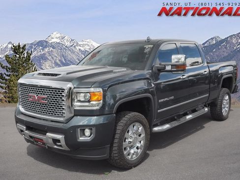 Used 2017 GMC Sierra 2500 Denali w/ Duramax Plus Package AWD/4WD image 1