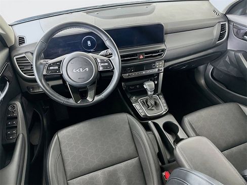 Certified 2024 Kia Seltos EX image 29
