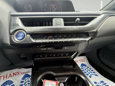 Used 2022 Lexus UX 250h w/ Premium Package image 17