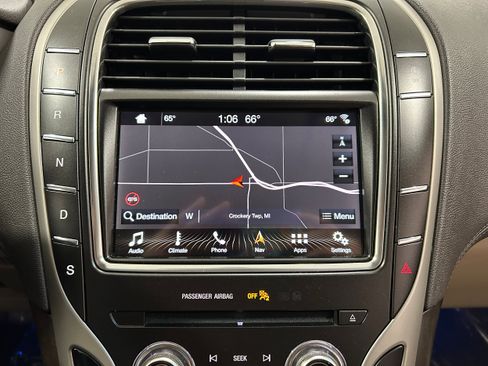 Used 2019 Lincoln Nautilus Select AWD/4WD image 8