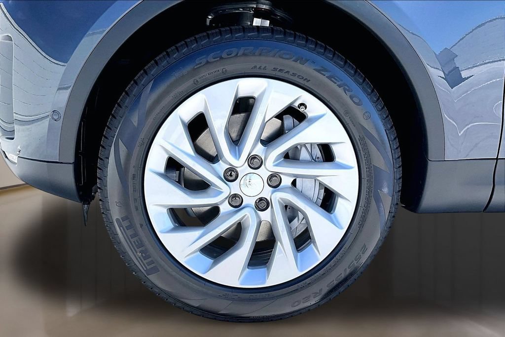 New 2026 Land Rover Discovery S AWD/4WD image 14