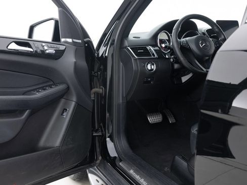 Used 2019 Mercedes-Benz GLE 400 4MATIC image 24