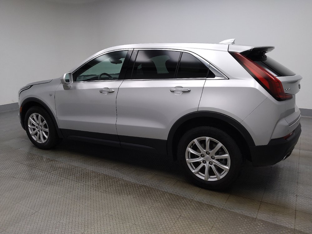 Used 2020 Cadillac XT4 Luxury w/ Cold Weather Package FWD image 3