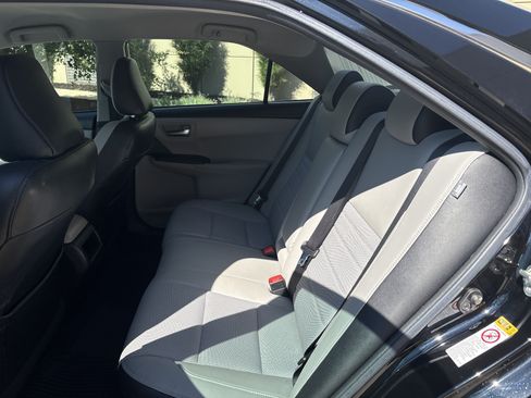 Used 2016 Toyota Camry SE FWD image 30