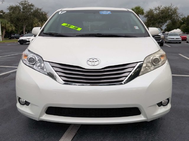 Used 2017 Toyota Sienna XLE Premium FWD image 8