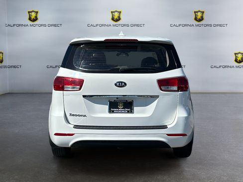 Used 2017 Kia Sedona L FWD image 4