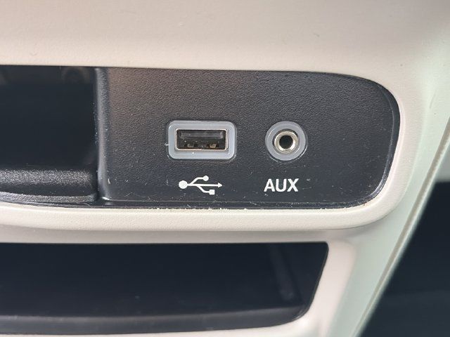 Used 2017 Chrysler Pacifica Touring Plus w/ Tire & Wheel Group FWD image 56