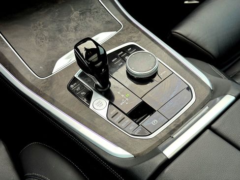 Used 2022 BMW X5 xDrive40i w/ M Sport Package image 28