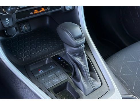 Certified 2025 Toyota RAV4 XLE AWD/4WD image 23
