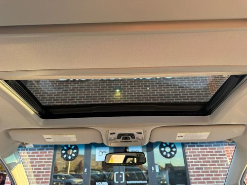 Used 2013 Toyota Sienna AWD image 13