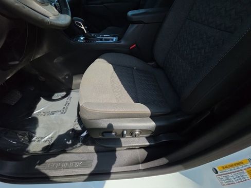 Used 2023 Chevrolet Equinox LT image 18