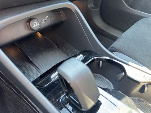 Used 2023 Volvo C40 P8 Recharge Ultimate AWD/4WD image 15