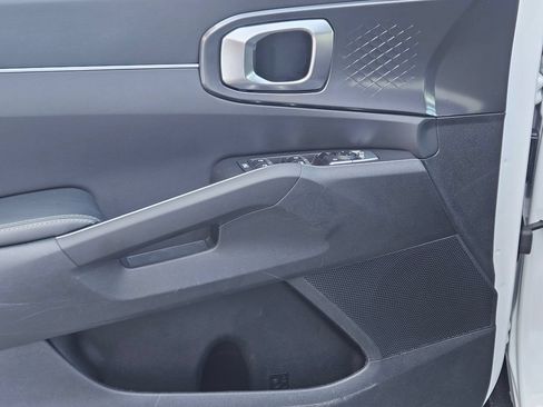 Used 2025 Kia Sorento S FWD image 18