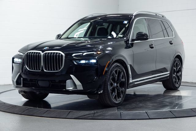 Used 2025 BMW X7 xDrive40i AWD/4WD image 6