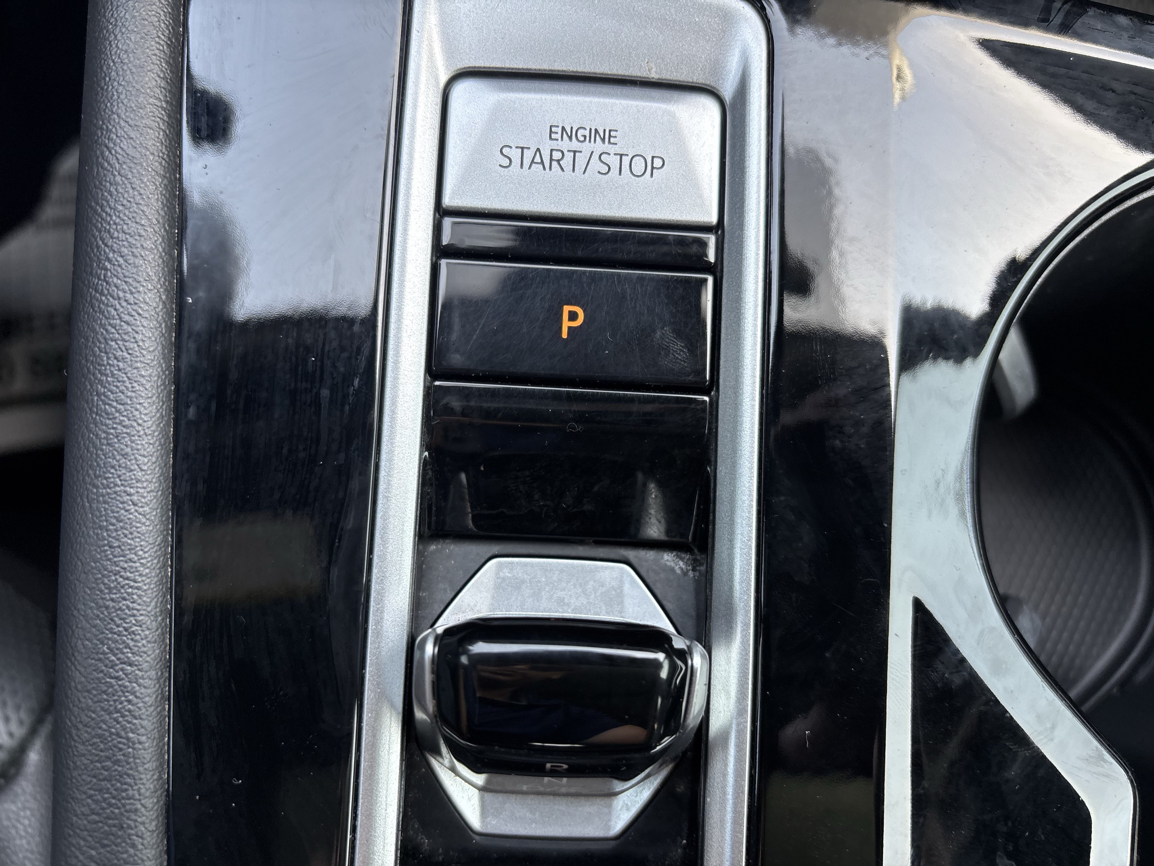 Used 2024 Volkswagen Atlas Cross Sport SEL Premium R-Line AWD/4WD image 33