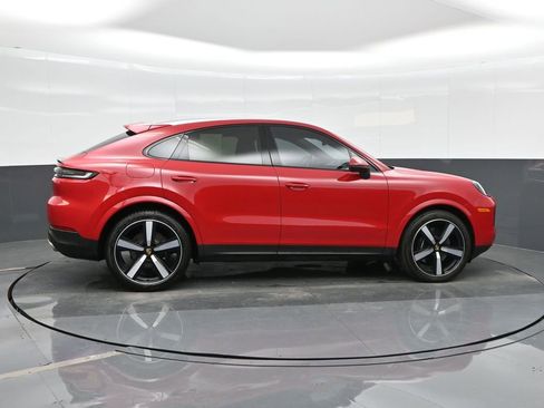 Certified 2024 Porsche Cayenne Coupe image 10