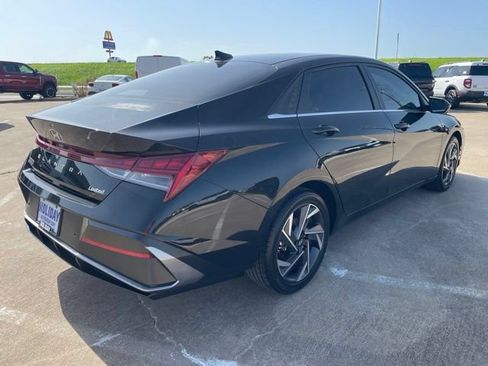 Used 2024 Hyundai Elantra Limited FWD image 5