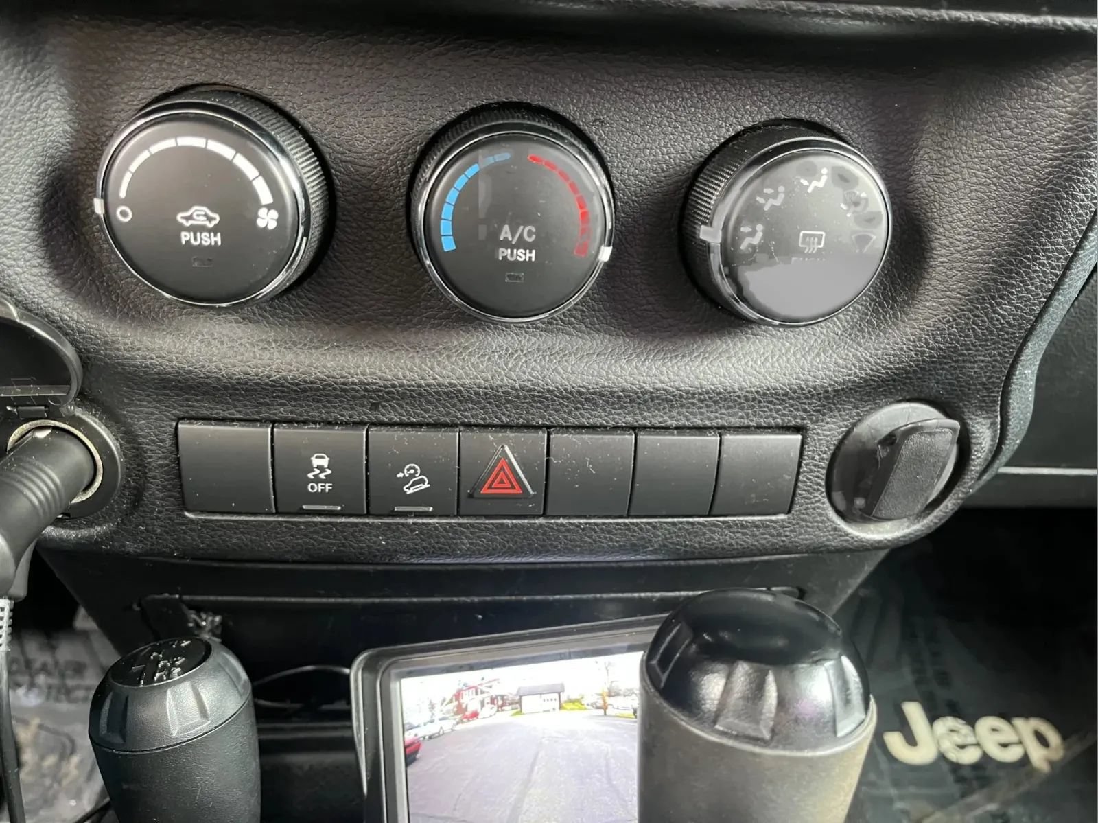 Used 2011 Jeep Wrangler Unlimited Sport AWD/4WD image 16