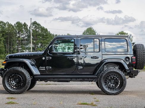 Used 2018 Jeep Wrangler Unlimited Sahara w/ Quick Order Package 24M Moab AWD/4WD image 10