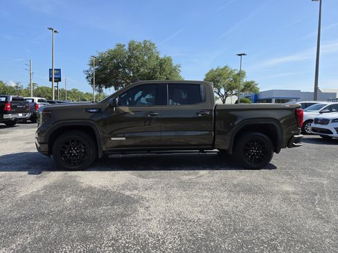 Used 2023 GMC Sierra 1500 Elevation w/ X31 Off-Road Package AWD/4WD image 9