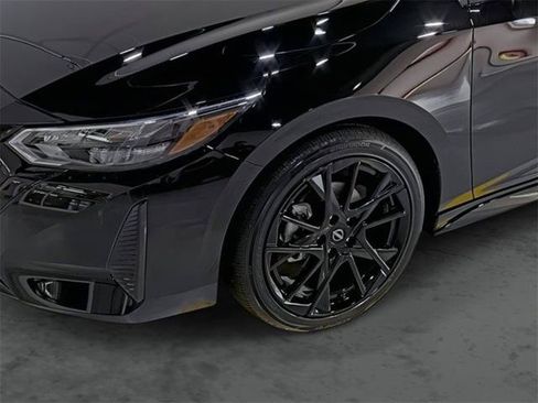 Used 2025 Nissan Sentra SR w/ Midnight Edition FWD image 7