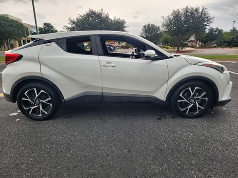 Used 2018 Toyota C-HR XLE FWD image 8