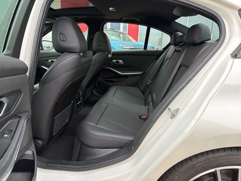 Used 2021 BMW 330i Sedan w/ M Sport Package RWD image 15