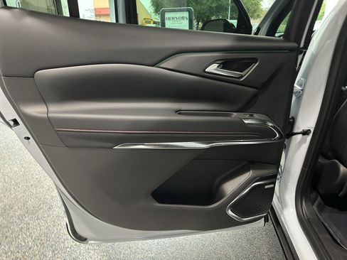 New 2026 Chevrolet Traverse RS w/ LPO, Floor Liner Package image 15