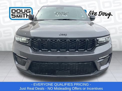 New 2025 Jeep Grand Cherokee Limited w/ Black Appearance Package image 2