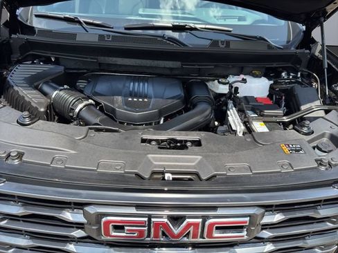 Used 2026 GMC Acadia AT4 w/ Luxury Package AWD/4WD image 26