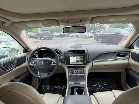 Used 2017 Lincoln Continental Reserve w/ Technology Package FWD image 30