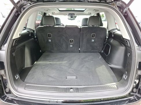 Used 2023 Jeep Grand Cherokee 4WD 4xe image 34