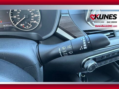 Used 2025 Nissan Altima 2.5 SV image 13