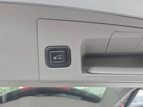 Used 2020 Cadillac XT5 Premium Luxury image 13