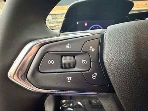 Used 2025 Chevrolet Trax ACTIV w/ Sunroof Package FWD image 20