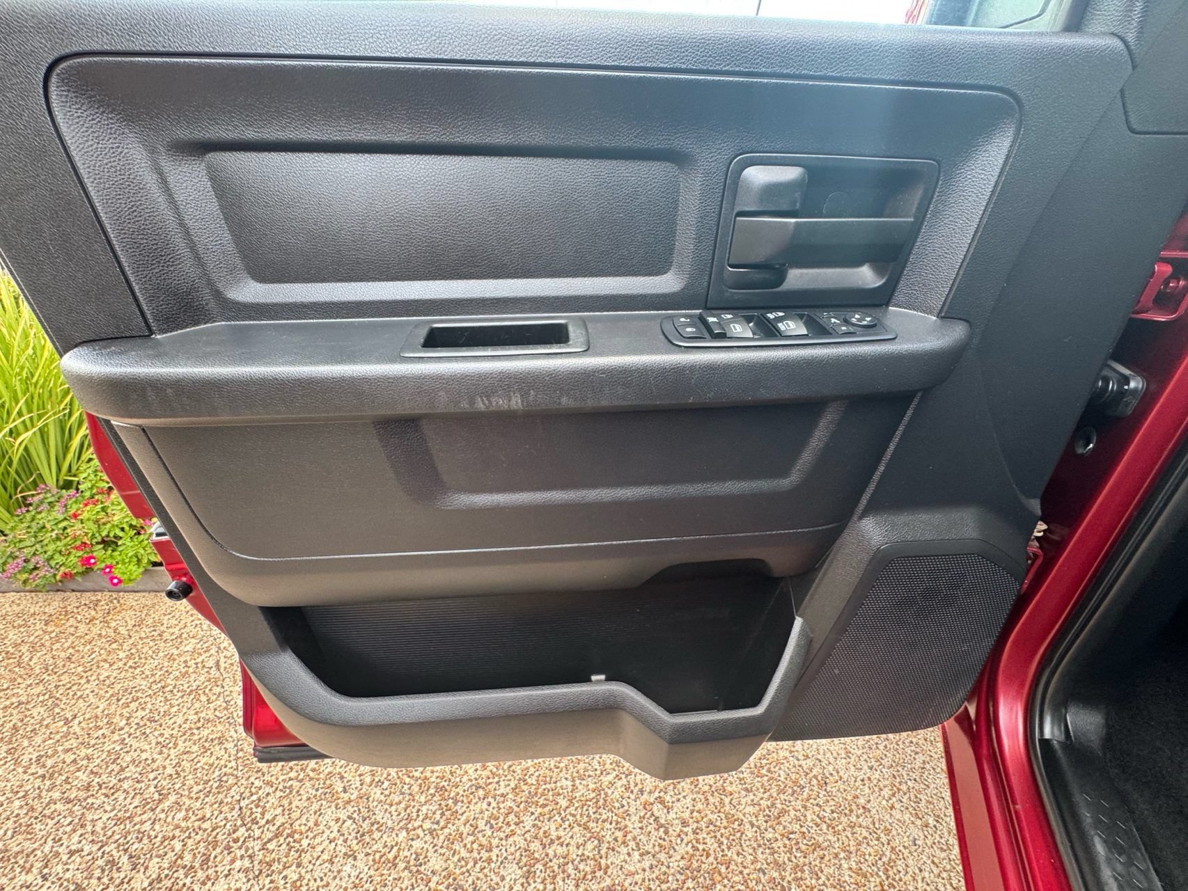 Used 2014 RAM 1500 Express RWD image 24