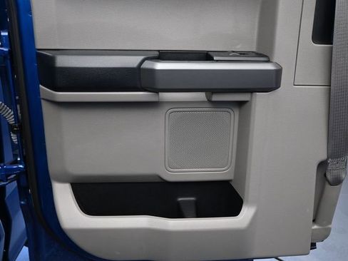 Used 2018 Ford F150 XLT w/ Trailer Tow Package image 17