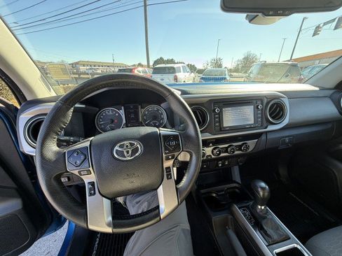 Used 2018 Toyota Tacoma SR5 image 19