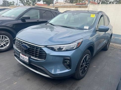Used 2023 Ford Escape SE w/ PHEV Premium Package FWD image 1