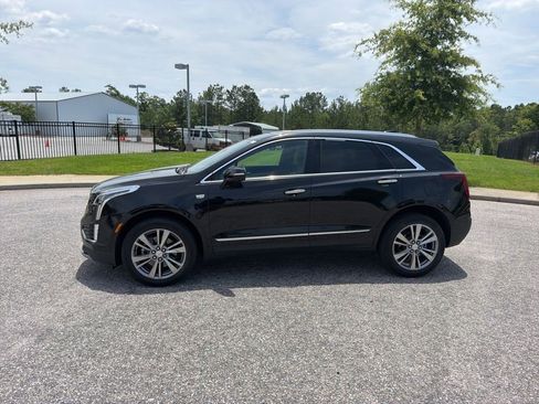 Certified 2025 Cadillac XT5 Premium Luxury w/ Technology Package AWD/4WD image 2