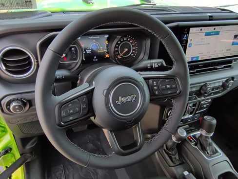 New 2025 Jeep Gladiator Sport image 16