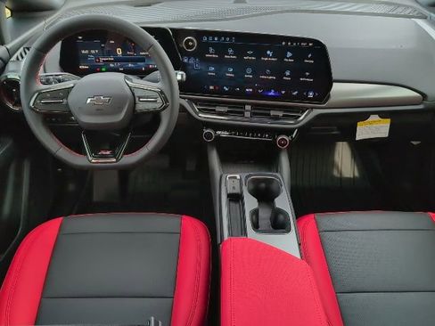 New 2026 Chevrolet Equinox EV RS image 4