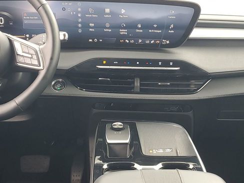 Used 2025 Buick Enclave Sport Touring image 28