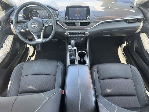 Certified 2024 Nissan Altima 2.5 SV FWD image 18