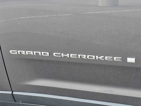 Used 2022 Jeep Grand Cherokee L Limited AWD/4WD image 31