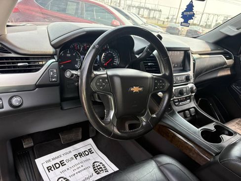 Used 2020 Chevrolet Suburban LT RWD image 24