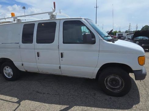 Used 2007 Ford E-250 and Econoline 250 RWD image 4