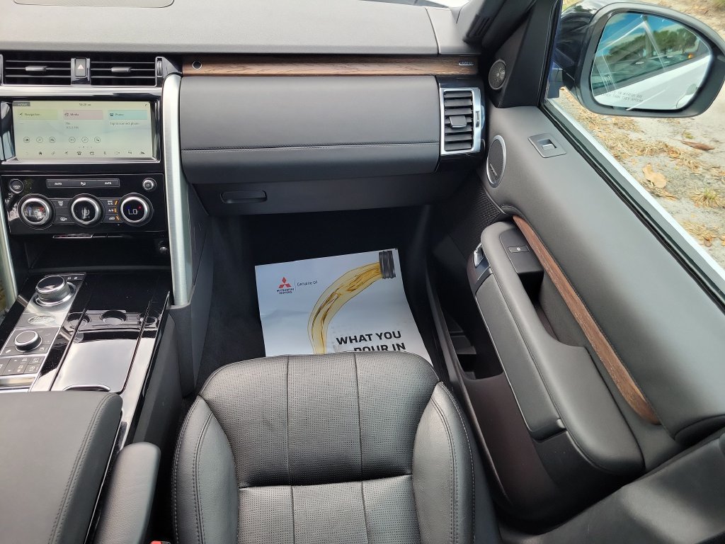 Used 2018 Land Rover Discovery HSE AWD/4WD image 18