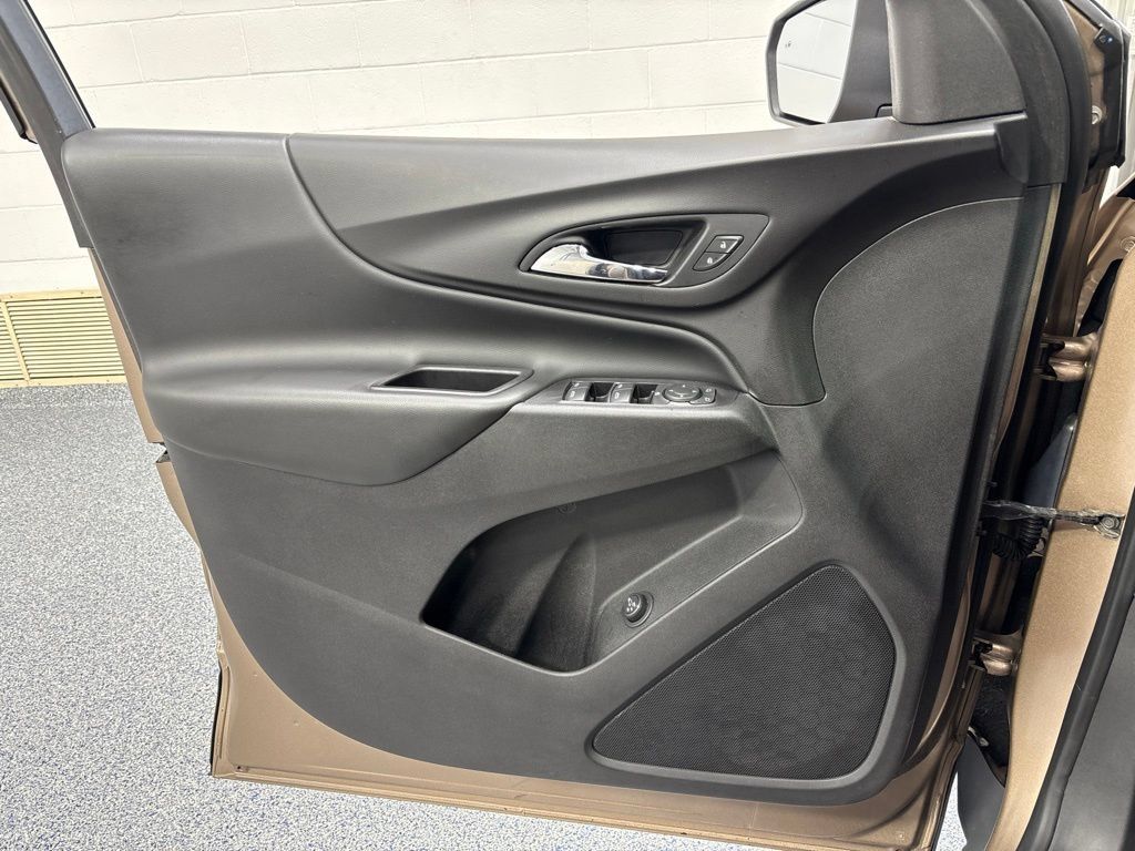 Used 2018 Chevrolet Equinox LT AWD/4WD image 28