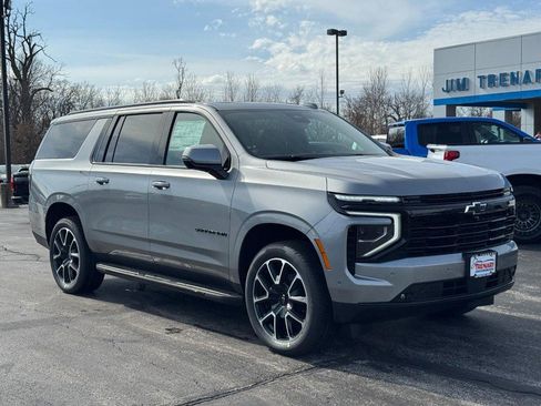 New 2026 Chevrolet Suburban RST w/ Comfort Package image 2